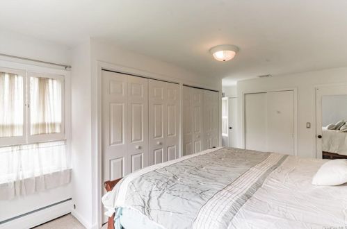 30 Canterbury Rd, White Plains NY  10607-1108 exterior