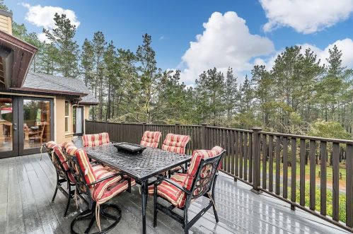 4041 Los Altos Dr, Pebble Beach CA  93953-3014 exterior