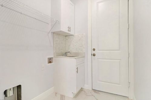 2565 60 Ave, Naples FL 34120-2684 exterior