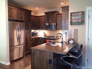 61055 Ambassador Dr, Bend OR  97702 exterior