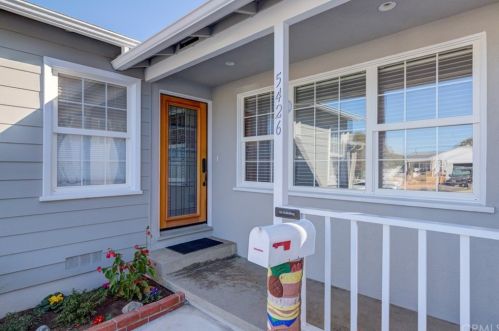5426 141st St, Hawthorne, CA 90250-6410