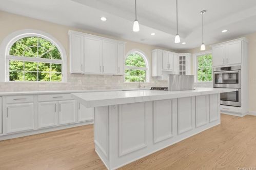 309 Granite Springs Rd, Yorktown Hgts NY  10598-3429 exterior