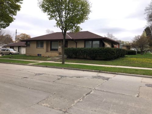 7429 Glendale Ave, Milwaukee, WI 53218-5450