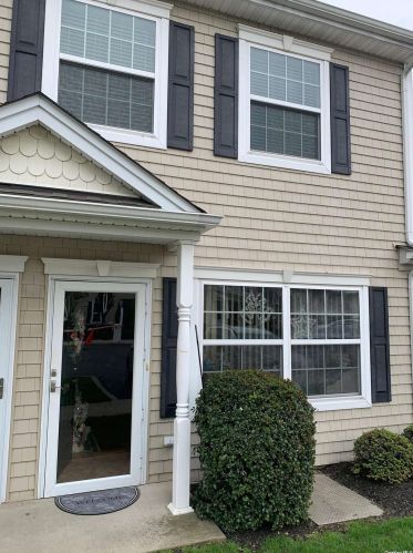 129 Willow Ln, Valley Stream, NY 11580-7013