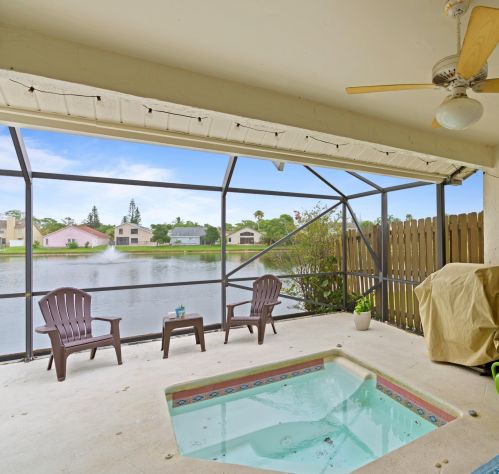 5083 Willow Pond Rd, West Palm Beach FL  33417-8135 exterior
