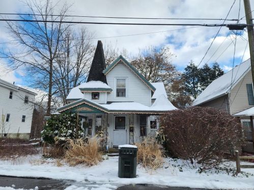 66 Scott St, Norwich, CT 06360-6124