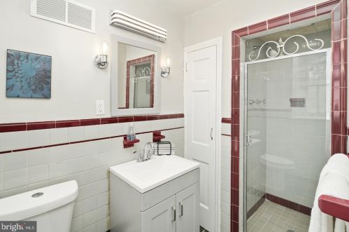 1535 Chelten Ave, Philadelphia PA 19144-2701 exterior