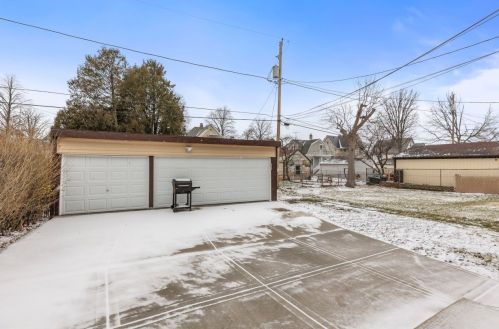 1639 79, Milwaukee WI 53219-1718 exterior