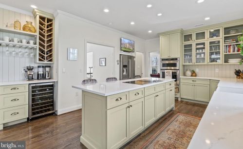 518 Fortress Cir, Leesburg VA  20175-8929 exterior