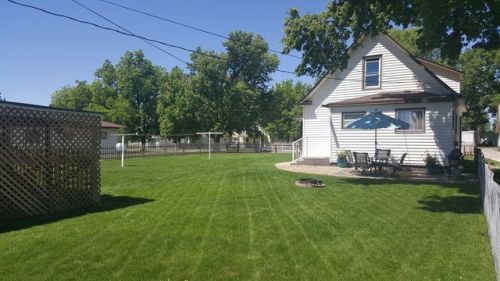 125 Jefferson Ave, Henry, NE 69358-5003