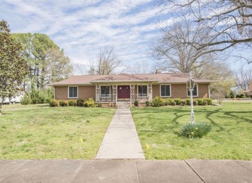 702 Chickasaw Rd, Murfreesboro, TN 37130-3113