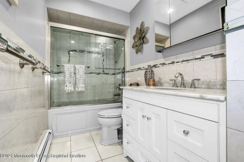 98 Jib Ln, Bricktown NJ  08723-6747 exterior