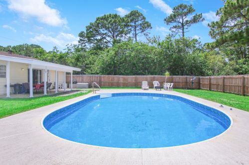 1701 Capehart Ave, Fort Pierce, FL 34953-4602