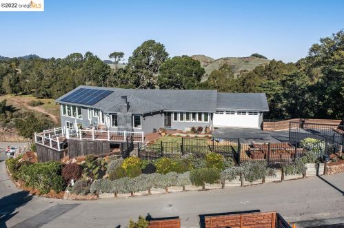 2 Diablo Dr, Oakland, CA 94611-1048