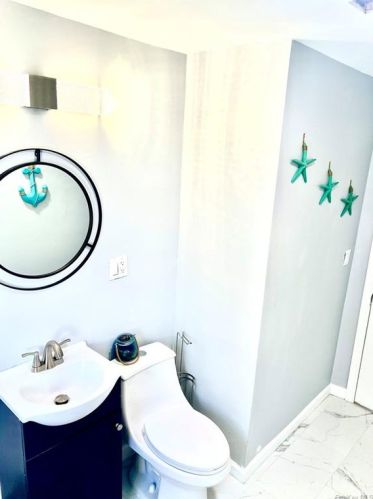 7 Little Ave, Middletown NY  10940-5109 exterior