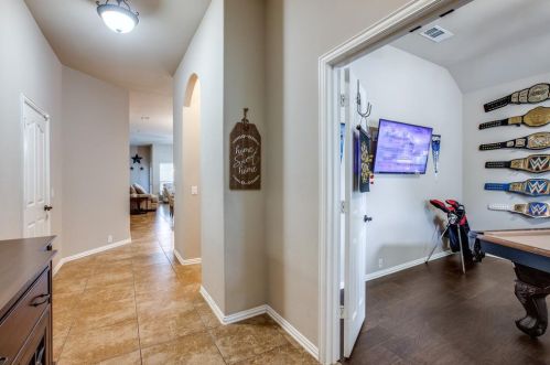 204 Bayberry Dr, Midlothian TX  76063-8601 exterior