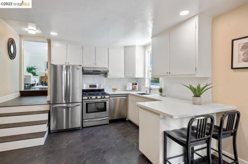 3028 Jordan Rd, Oakland CA  94602-3529 exterior