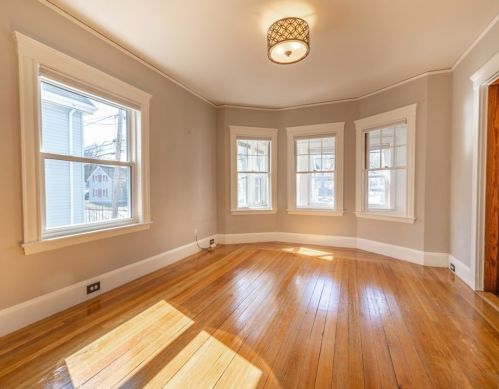 24 Bussey St, Dedham MA 02026-2239 exterior