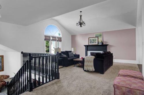 1691 Ruby Ct, Hobart, IN 46342-6507