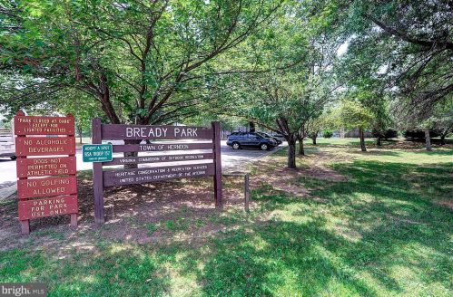 1125 Artic Quill Rd, Herndon VA  20170-3603 exterior