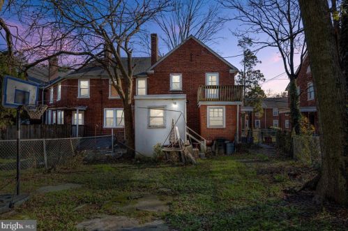 1361 Chesapeake Rd, Camden, NJ 08104-2929