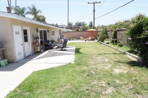 1243 4 St, Simi Valley CA 93065-3247 exterior