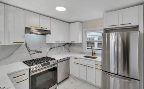 87 Melville Pl, Irvington NJ  07111-3048 exterior