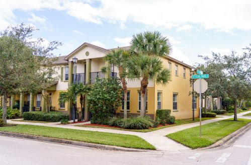 2178 Fern Park Dr, Fort Pierce, FL 34952-8008