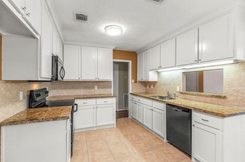 622 Land Grant Dr, Richmond TX  77406-2110 exterior