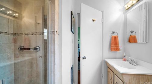 5519 133 St, Hawthorne CA  90250-5921 exterior