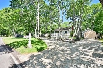 60 Squires Ave, East Quogue, NY 11942-4505