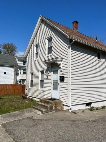 26 Ward St, Norwich, CT 06360-6118