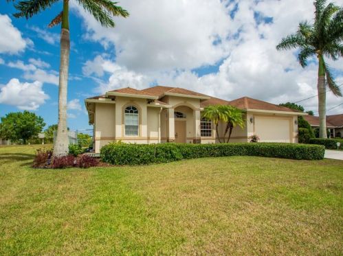 2347 Kent Cir, Fort Pierce, FL 34953-5704