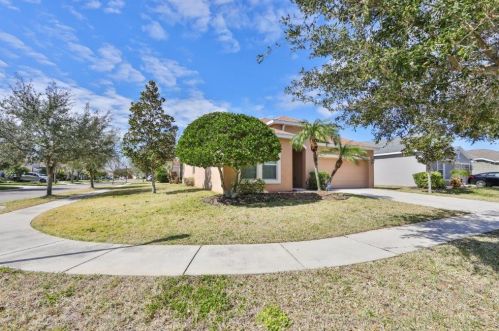 916 Parker Den Dr, Ruskin, FL 33570-2005