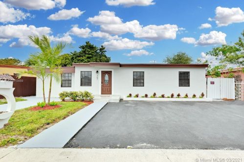 367 33rd St, Hialeah, FL 33012-4305
