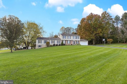 1 Still Pond Dr, Tolna, PA 17349-9302
