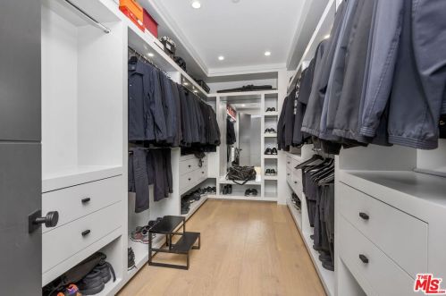 4910 Texhoma Ave, Van Nuys CA  91316-3740 exterior