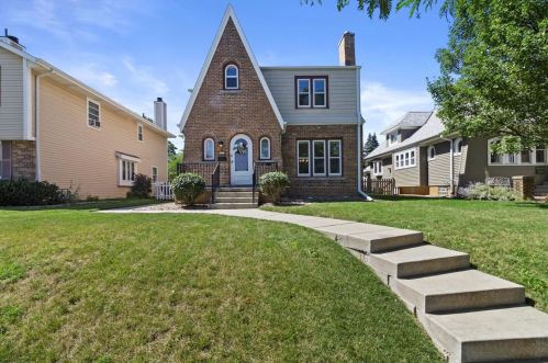 3213 42, Milwaukee WI 53216-3516 exterior