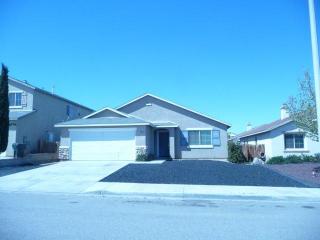 13662 Brynwood Rd, Victorville, CA 92392-0402