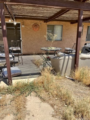 15732 Valeport Ave, Lancaster CA  93535-7091 exterior