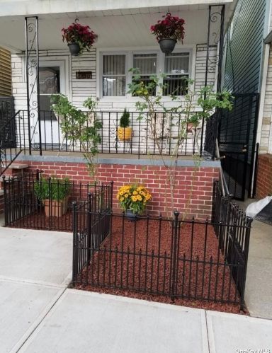 86-19 79th St, Jamaica, NY 11421-1102