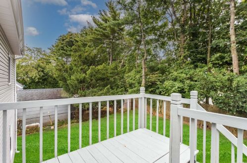 676 Mason St, Westbury NY  11590-4463 exterior