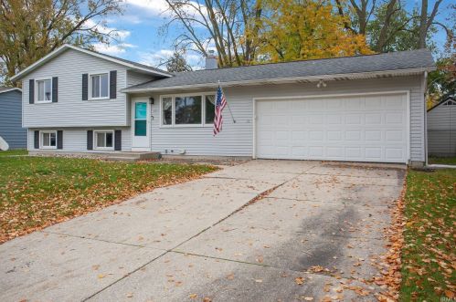 2829 Lexington Blvd, Mishawaka, IN 46544-6109