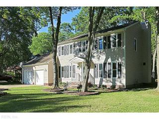 105 Hailsham Pl, Yorktown, VA 23692-2828