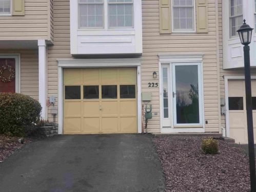 225 Fieldbrook Dr, Canonsburg PA  15317-9764 exterior