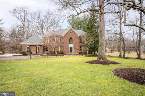 281 Golden Woods Ct, Great Falls VA  22066-4152 exterior