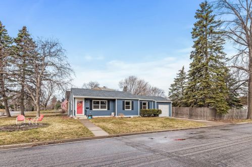 799 Hoyt Ave, Saint Paul, MN 55106-1042