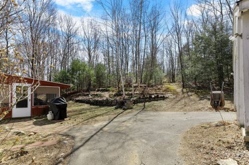 6 Happy Holw Rd, Danville NH  03819-3100 exterior