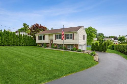 50 Archer Rd, Mahopac, NY 10541-1913