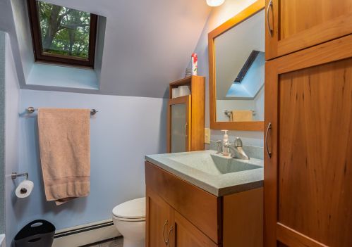 42 Watson Rd, Dover NH  03820-5801 exterior